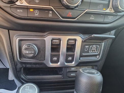 Certified 2022 Jeep Wrangler Willys image 17