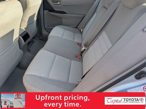 Used 2015 Toyota Camry LE image 10