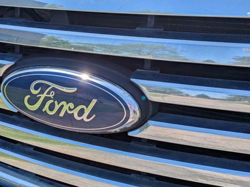 Used 2011 Ford F150 XLT w/ XLT Chrome Pkg RWD image 9