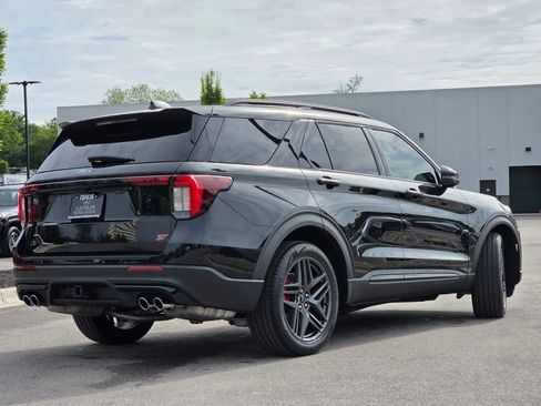 Used 2025 Ford Explorer ST AWD/4WD image 30