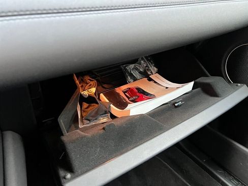 Used 2023 Land Rover Discovery Sport S image 40