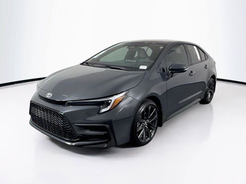 Certified 2025 Toyota Corolla SE w/ Convenience Package FWD image 3