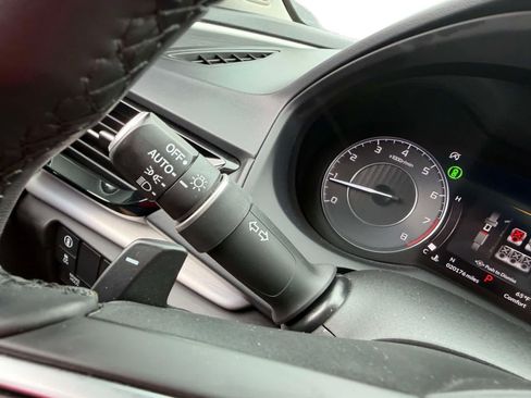 Used 2024 Acura RDX SH-AWD image 31