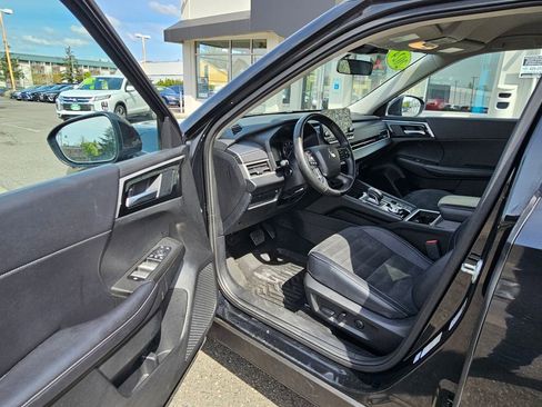 Used 2024 Mitsubishi Outlander SE AWD/4WD image 16