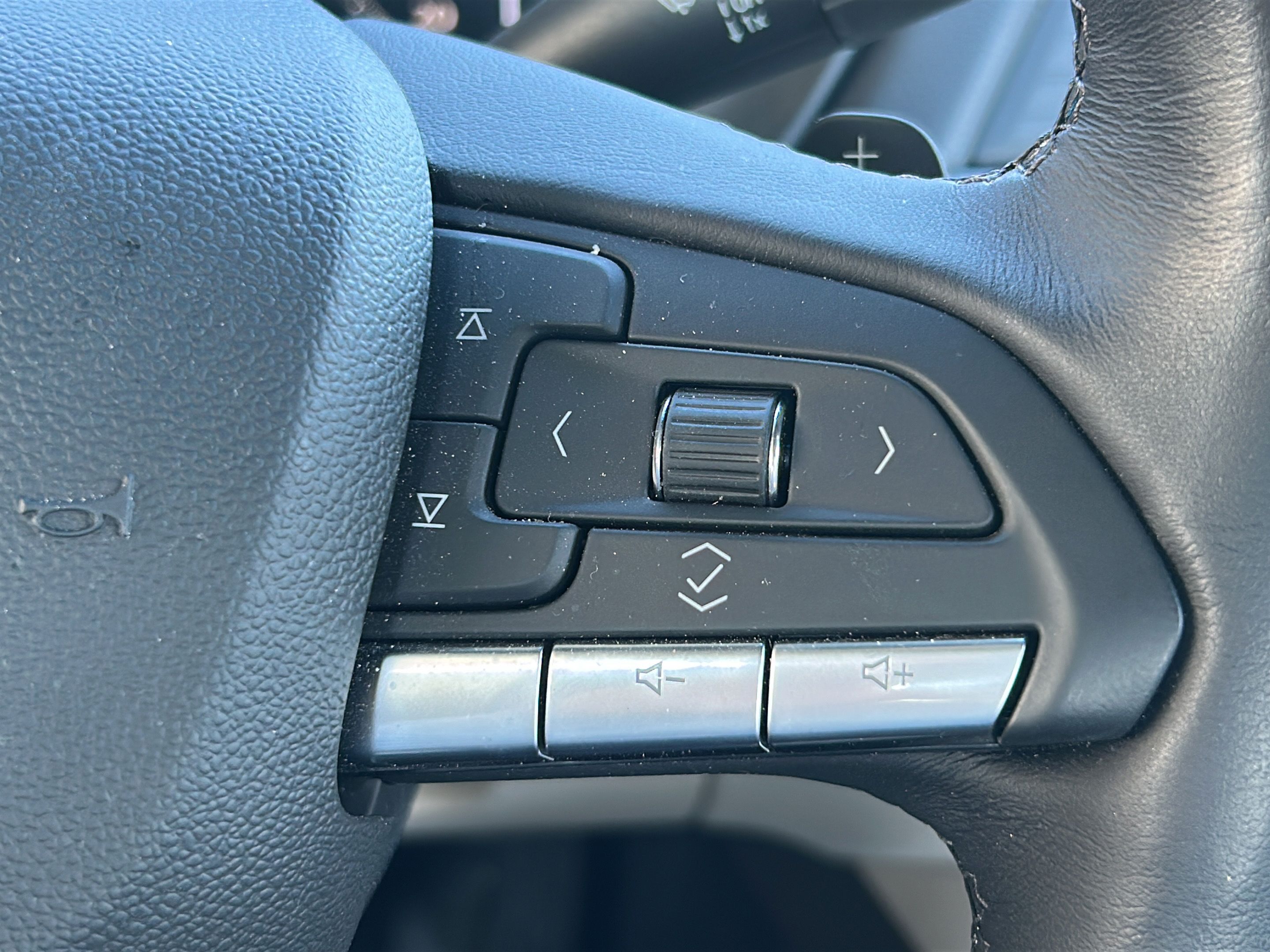 Used 2025 Cadillac CT4 Premium Luxury RWD image 21