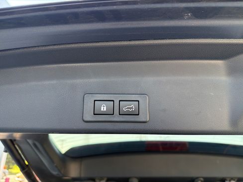 Used 2025 Subaru Ascent Premium AWD/4WD image 10