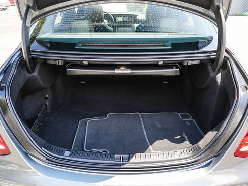 Used 2018 Mercedes-Benz E 300 image 26