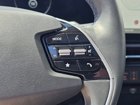 Certified 2023 Kia Niro Wave w/ Wave Preserve Package FWD image 36