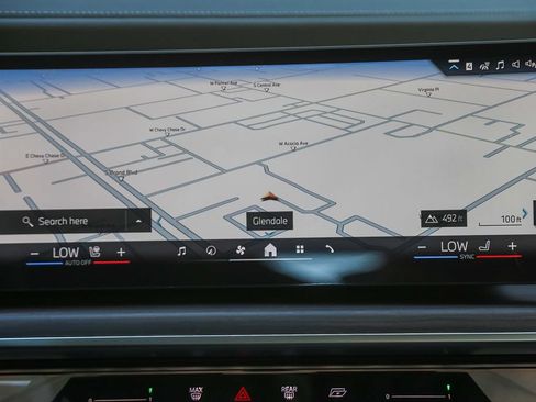 Used 2026 BMW 750e xDrive AWD/4WD image 11