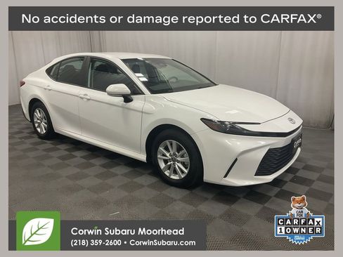 Used 2025 Toyota Camry LE AWD/4WD image 1
