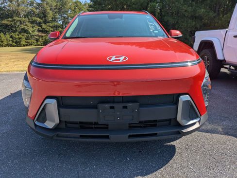 Used 2025 Hyundai Kona SEL AWD/4WD image 3