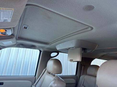 Used 2004 GMC Yukon XL Denali image 21