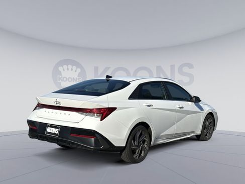 Certified 2025 Hyundai Elantra SEL FWD image 7