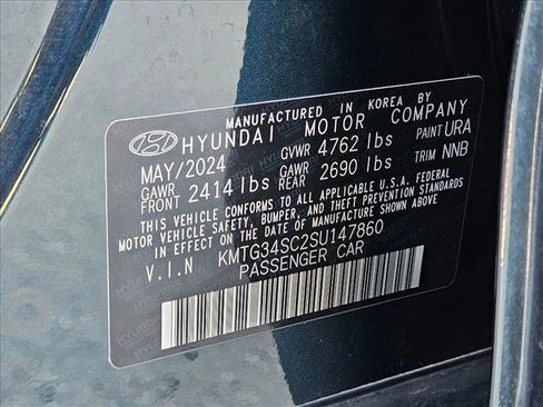 Used 2025 Genesis G70 2.5T image 24