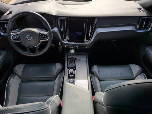 Used 2021 Volvo S60 T5 R-Design image 34