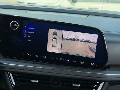 Used 2025 Chevrolet Tahoe LT AWD/4WD image 4