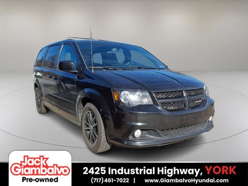 Used 2017 Dodge Grand Caravan GT image 1