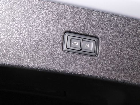 Used 2024 Audi RS Q8 image 32