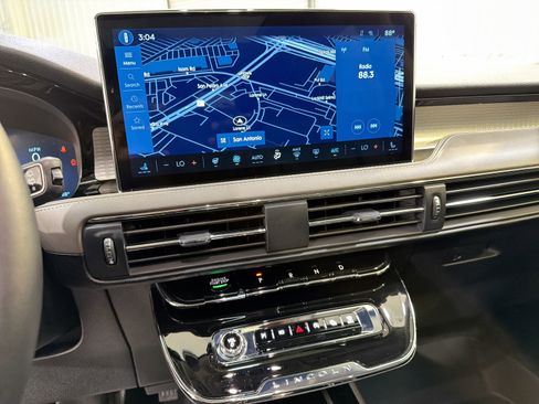 Used 2025 Lincoln Corsair FWD w/ Equipment Group 101A image 19