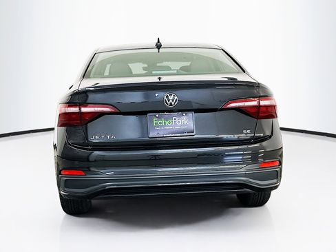 Used 2024 Volkswagen Jetta SE image 7