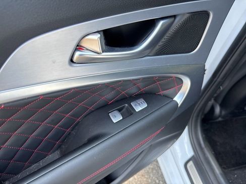 Used 2019 Genesis G70 3.3T Advanced w/ Sport Package image 9