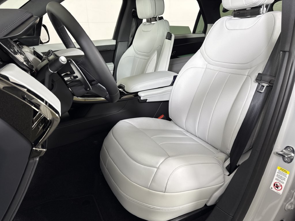 New 2027 Land Rover Range Rover Sport SE AWD/4WD image 25