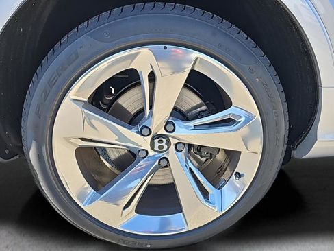 New 2024 Bentley Bentayga image 12