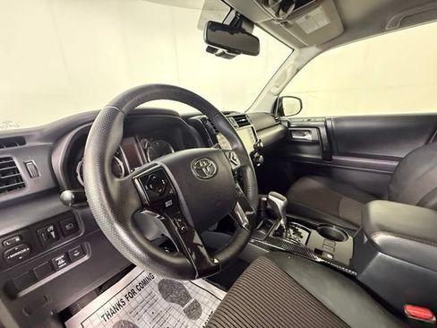 Used 2022 Toyota 4Runner TRD Off-Road AWD/4WD image 8