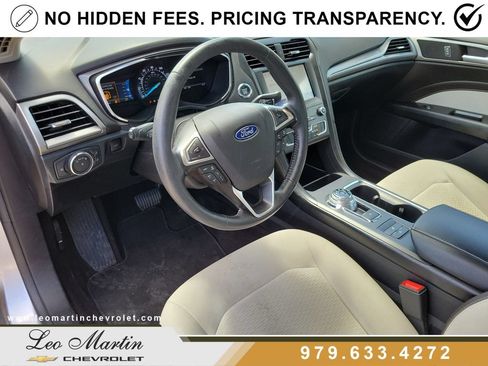 Used 2020 Ford Fusion SE w/ Equipment Group 151A FWD image 14