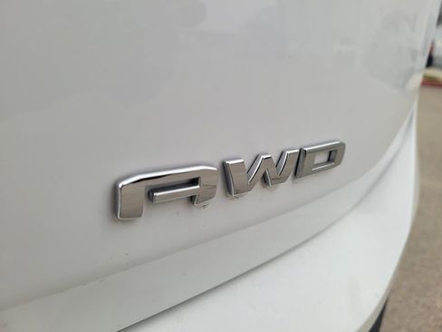 Used 2023 GMC Terrain SLE w/ Driver Convenience Package image 29