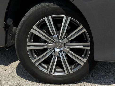 Used 2017 Lexus LX 570 4WD w/ Luxury Package image 39