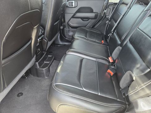 Used 2021 Jeep Wrangler Unlimited Sahara image 30