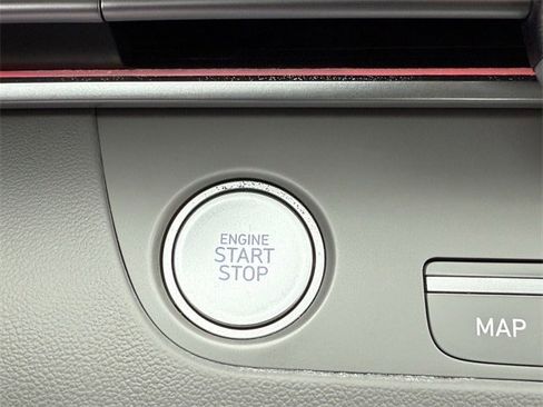 Used 2024 Hyundai Elantra SEL image 20