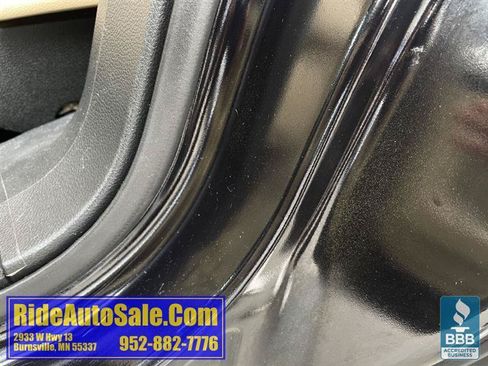 Used 2017 Ford Explorer XLT w/ Equipment Group 201A AWD/4WD image 31