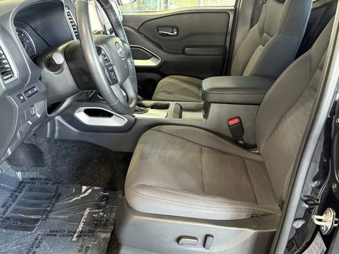 Used 2024 Nissan Frontier SV w/ SV Convenience Package image 17