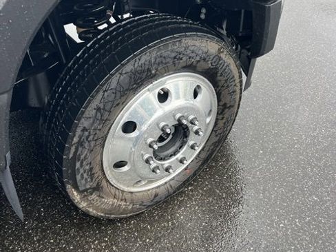 New 2025 Ford F450 XLT w/ XLT Value Package image 6