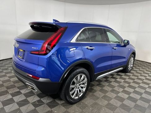 Used 2021 Cadillac XT4 Premium Luxury image 3