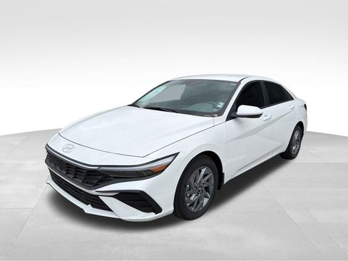 New 2026 Hyundai Elantra Hybrid FWD image 1