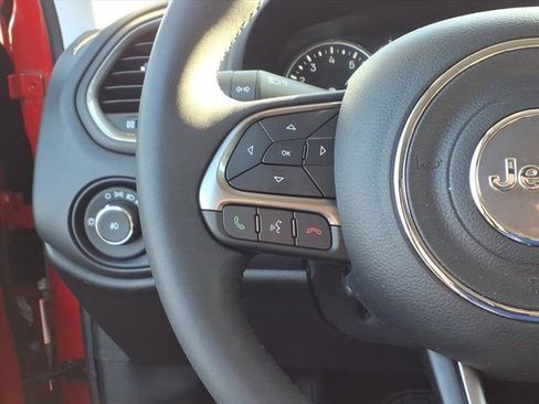 Used 2022 Jeep Renegade Latitude image 18