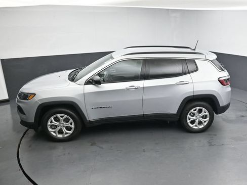Used 2024 Jeep Compass Latitude AWD/4WD image 19