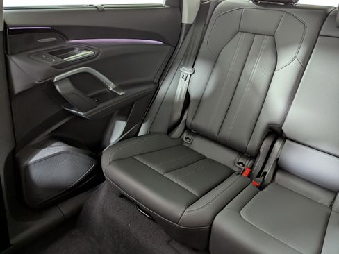 New 2025 Audi Q5 Premium Plus image 12