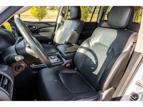 Used 2024 INFINITI QX80 Luxe image 11