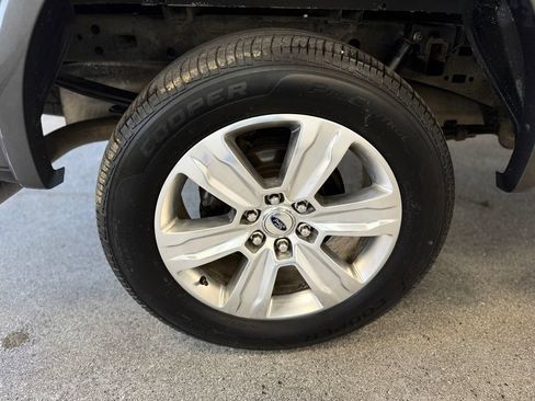 Used 2019 Ford F150 Platinum w/ Equipment Group 701A Luxury AWD/4WD image 24