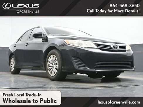 Used 2014 Toyota Camry FWD image 10