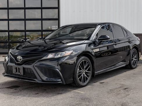 Used 2023 Toyota Camry SE w/ Audio Upgrade Package FWD image 1