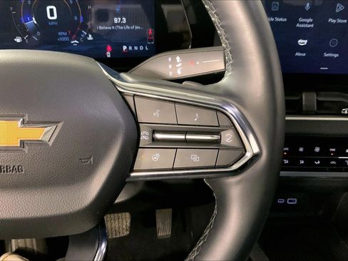 Used 2025 Chevrolet Equinox LT w/ Convenience Package II image 19