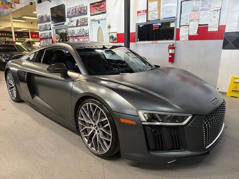 Used 2017 Audi R8 V10 plus image 3