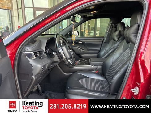 Used 2021 Toyota Highlander XSE image 14