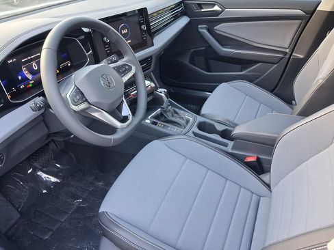 New 2026 Volkswagen Jetta SE FWD image 7