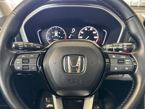 Used 2025 Honda Pilot Touring image 23